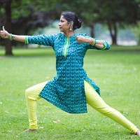 Hatha Yoga mit Reena auf English