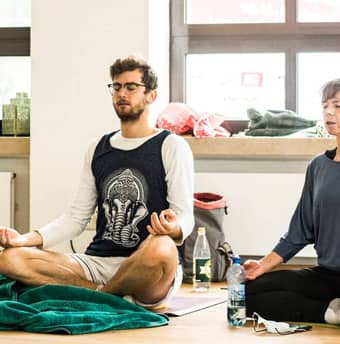 Authentisches Yoga TTC in Bonn